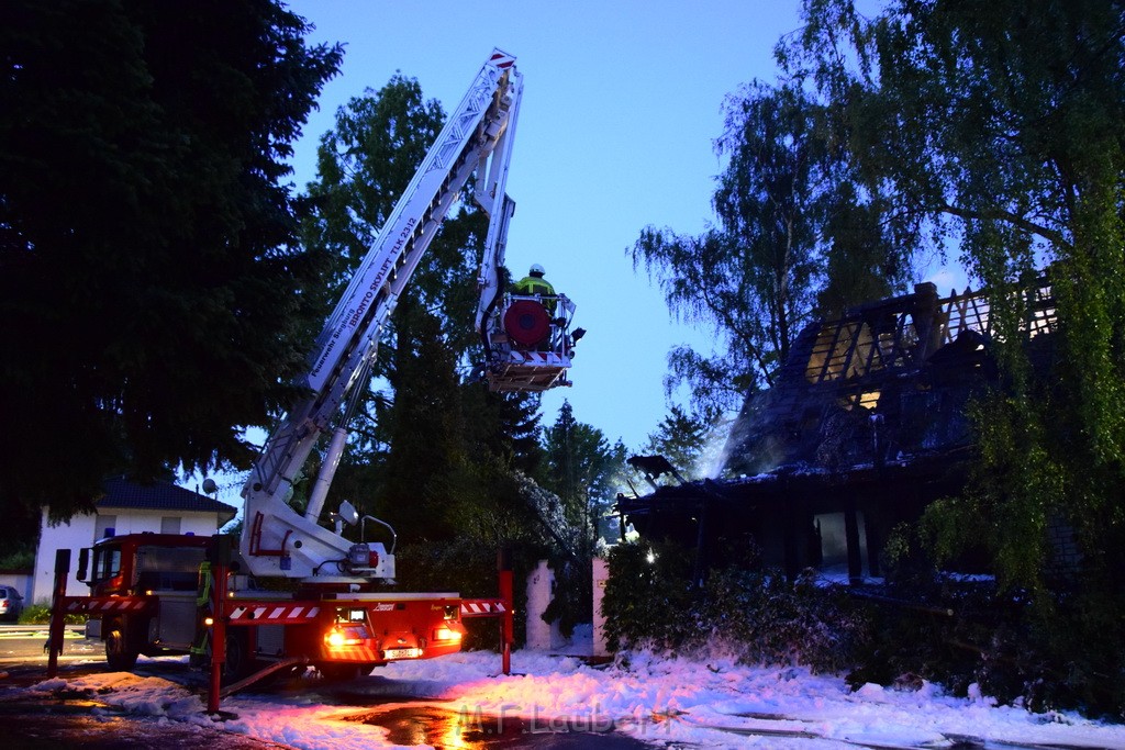 Grossfeuer Einfamilienhaus Siegburg Muehlengrabenstr P0708.JPG - Miklos Laubert